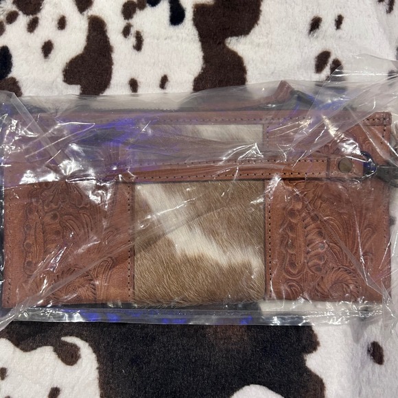 STS Ranchwear Wallet Brown Leather Tooled Cowhide Zip  Clutch Yipee Wristlet New - Picture 7 of 7